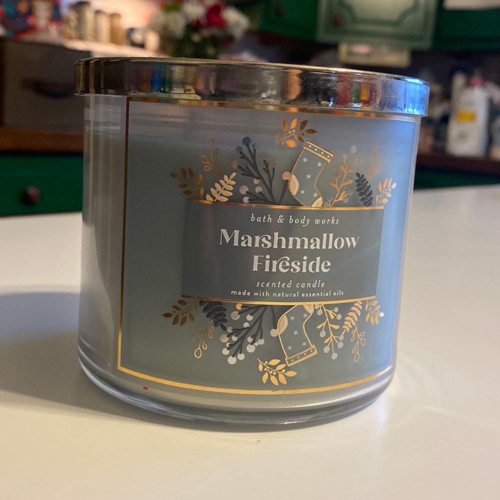 Bath and body works 3 wick candle